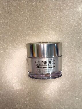Clinique Clinique Smart Custom-Repair